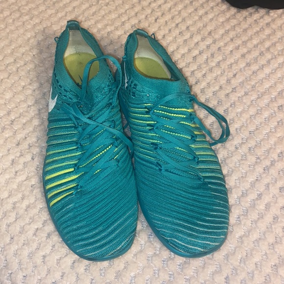 Nike shoes - Picture 2 of 2